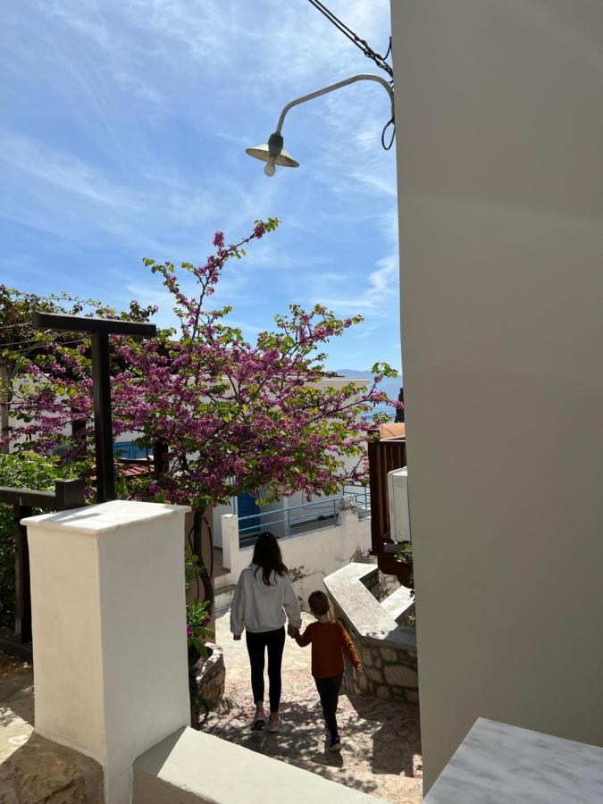 Luca'S Houses Chalki Town Luaran gambar