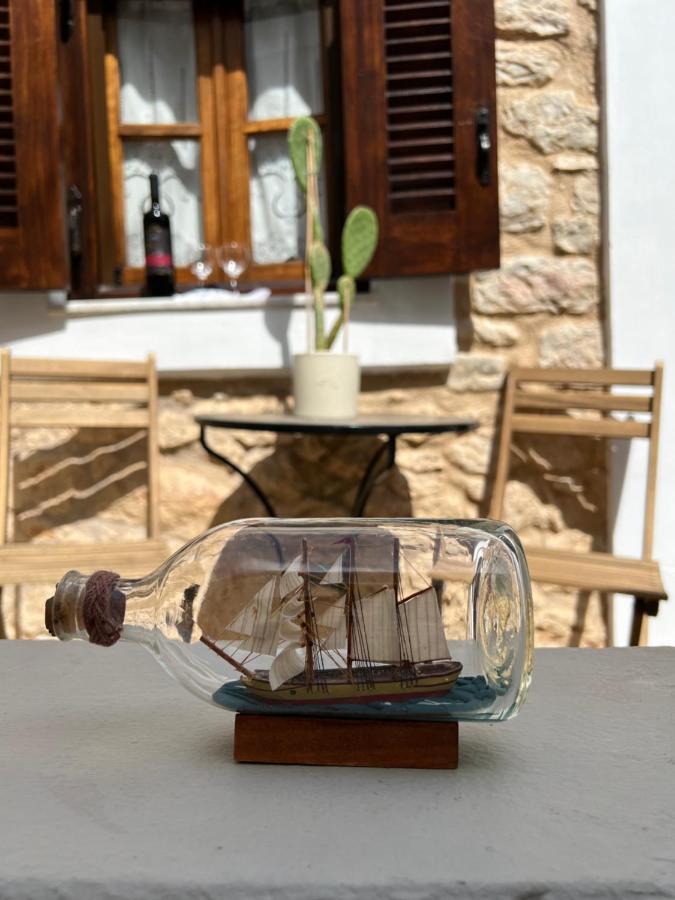 Luca'S Houses Chalki Town Luaran gambar