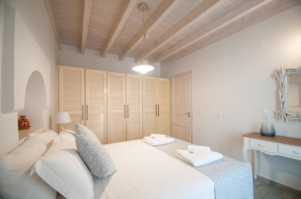 Luca'S Houses Chalki Town Luaran gambar