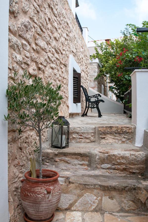 Luca'S Houses Chalki Town Luaran gambar