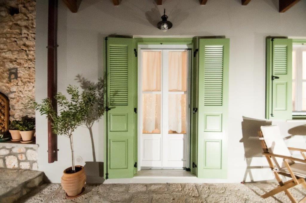 Luca'S Houses Chalki Town Luaran gambar