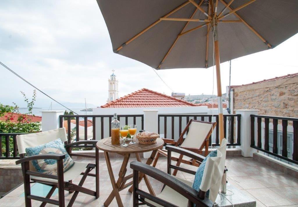 Luca'S Houses Chalki Town Luaran gambar